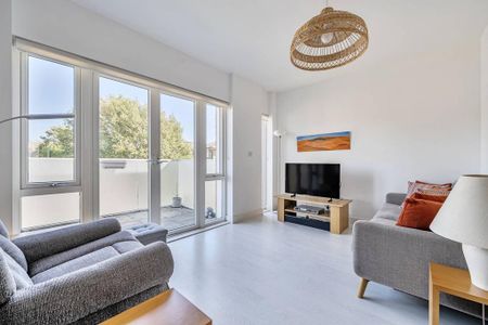 2 bedroom flat to rent - Photo 3