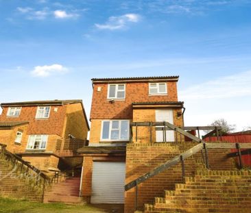 3 bedroom detached house to rent - Photo 2