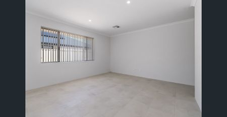 QUALITY FAMILY LIVING CLOSE TO BEACH AND AMENITIES - Photo 3