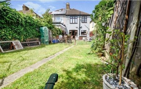 Eddy Close,Romford,RM7 9HR, Property for rent - Photo 4