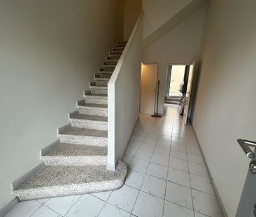 Location Appartement 4 pièces 132m² NARBONNE 11100 - Photo 2