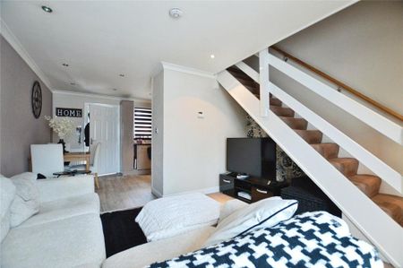2 bedroom end of terrace house to rent - Photo 2