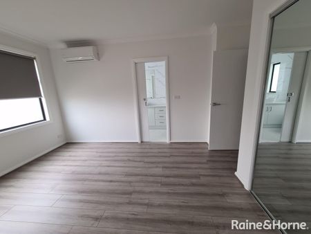 Modern Townhouse with central location - Photo 4