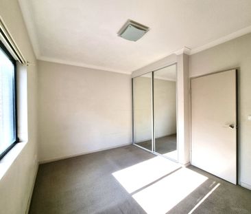 Three bedrooms Townhouse for Rent - Photo 4