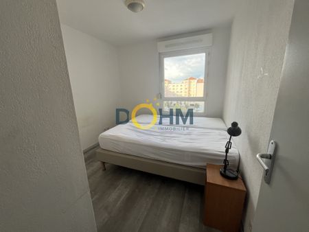 À Saint-Étienne, grand appartement en location - Photo 2