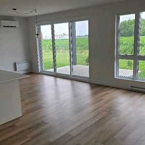 Grand logement neuf avec beaucoup d'inclusions - Photo 2