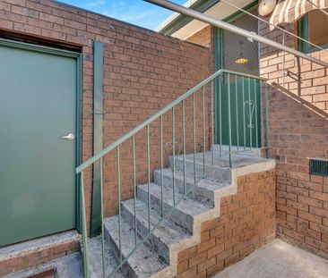 1/9 Lake Street, Reservoir VIC 3073 - Photo 1