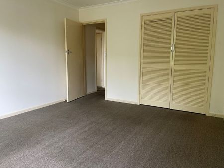 Two Bedroom Unit in Quiet Pocket - Photo 4