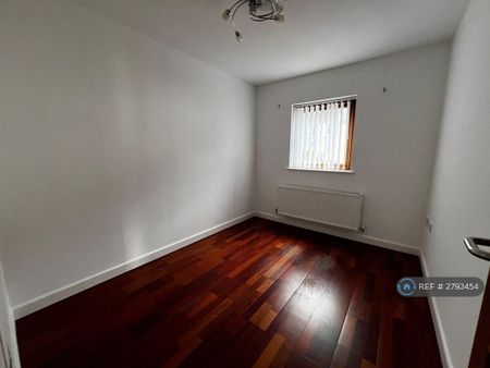 2 bedroom flat to rent - Photo 3