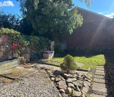 3 bedroom terraced house to rent - Photo 4