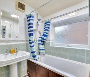 3 bedroom detached house to rent - Photo 4