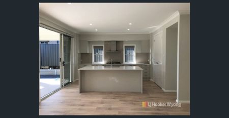 Family-Friendly Gem in Hamlyn Terrace - Photo 3