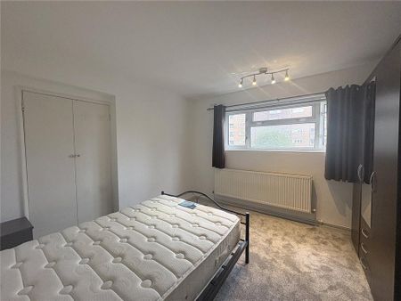 3 bedroom apartment to rent - Photo 5