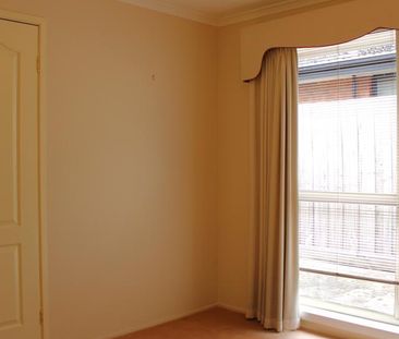 Stylish Living in the heart of Craigieburn! - Photo 5