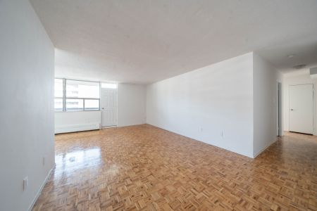 For Lease - 5 Glamorgan Avenue Unit# 904, Toronto, Ontario - Photo 5