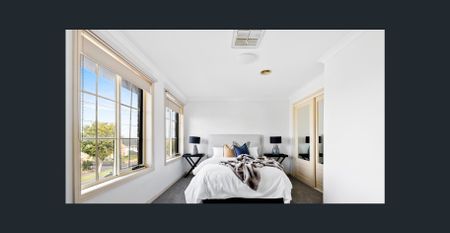 Spacious, warm & full of charm! - Photo 5