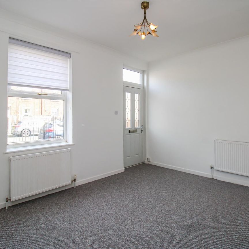 Dalefield Avenue, Normanton - Photo 1