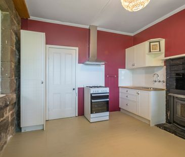 Rare & Unique - In The Heart Of Malmsbury - Photo 3