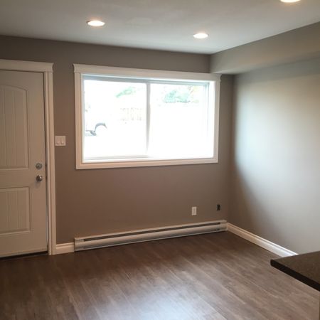 Lexington Manor - Photo 4