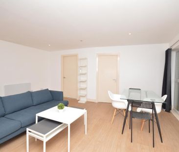 3 bedroom flat to rent - Photo 3