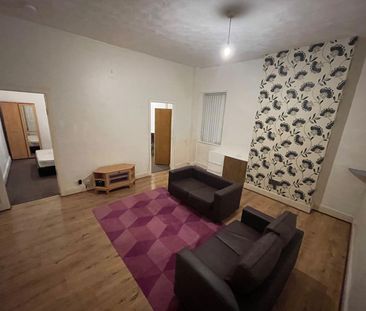 Room in a Shared Flat, Edmund Street, M6 - Photo 4