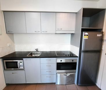 Great Central Location - Photo 2