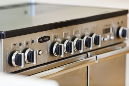 2 Bed Flat - Photo 3