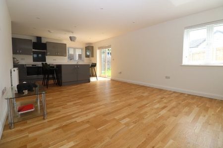 Weeley Road, Little Clacton, CO16, Property for rent - Photo 2