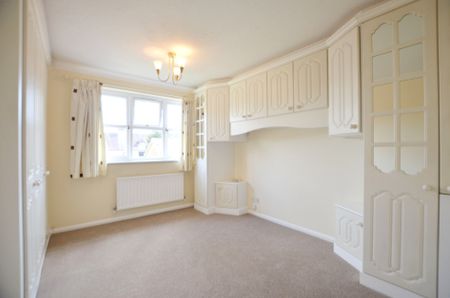 Bristow Road, Camberley, GU15 - Photo 2