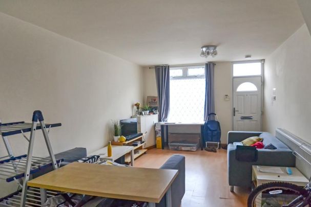 2 bedroom terraced house to rent - Photo 1