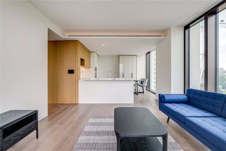 Spacious dual aspect 1 bedroom apartment with balcony overlooking London's Southbank. - Photo 4