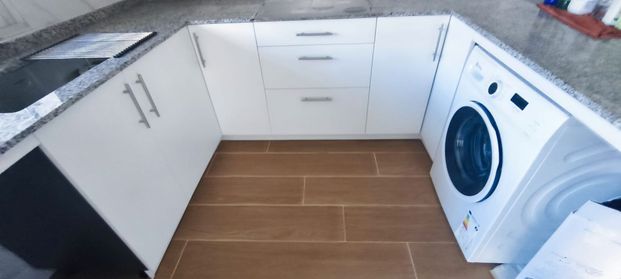 Piso de alquiler en Plaça D'hernán Cortés, Casco Histórico - Photo 1