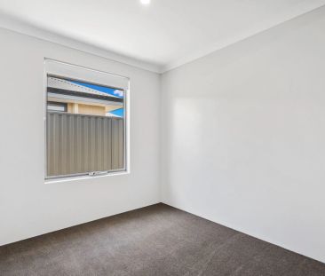 Perfect Lock-and-Leave Living in South Yunderup - Photo 5