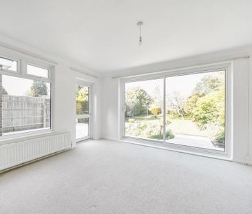 4 bedroom detached house to rent - Photo 2