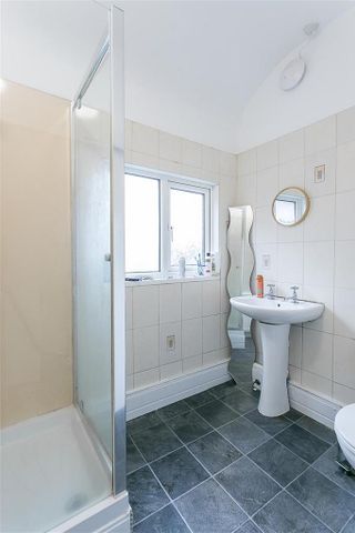 4 bedroom maisonette to rent - Photo 3