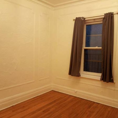 Downtown 1 bedroom, Heat,Hot water Fridge,Stove incl (Metro Atwater, M - Photo 4