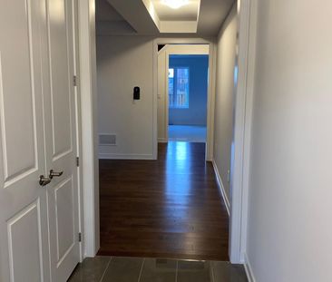 For Lease - 335 Reg Harrison Trail, Newmarket, Ontario - Photo 4