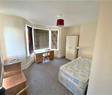 1 bedroom in a house share to rent - Photo 2
