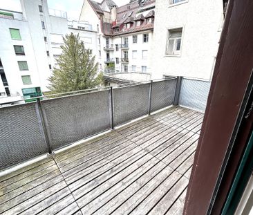 Charmante 5.5-Zimmer-Dachwohnung in St. Gallen – Altbau mit Balkon - Photo 6