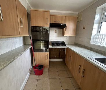 2 bedroom property to rent Mill Lane, ME5 - Photo 2