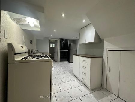 For Lease - 713 Sunnypoint Drive Unit# Lower Level, Newmarket, Ontario - Photo 2