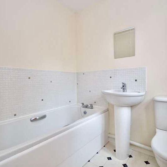 Bedroom Ground Floor Apartment To Let On Bridge Street, Seaton, NE13 - Photo 1