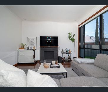 $850/ Week Near Airport, Costco, DFO! - Photo 1