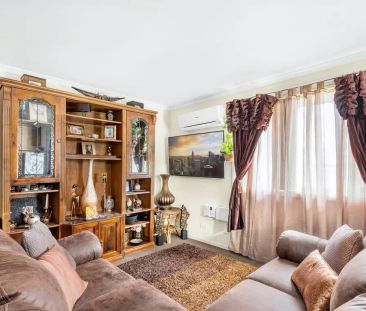 Low Maintenance - Photo 1