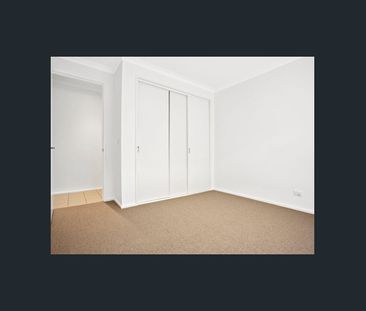 MODERN AND BRIGHT HOME WAITING FOR YOU - Photo 3