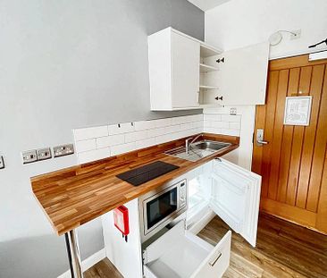 Studio to rent - Photo 1