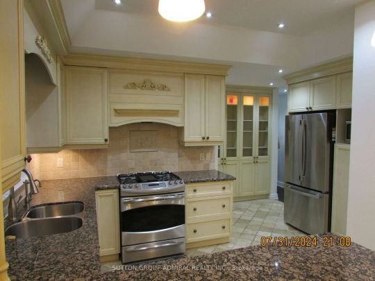 Detached Home For Lease | N9237422 - Photo 1