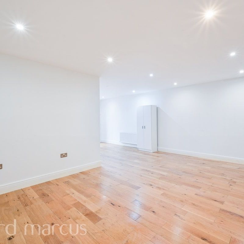 Barnsbury Lane - Photo 1