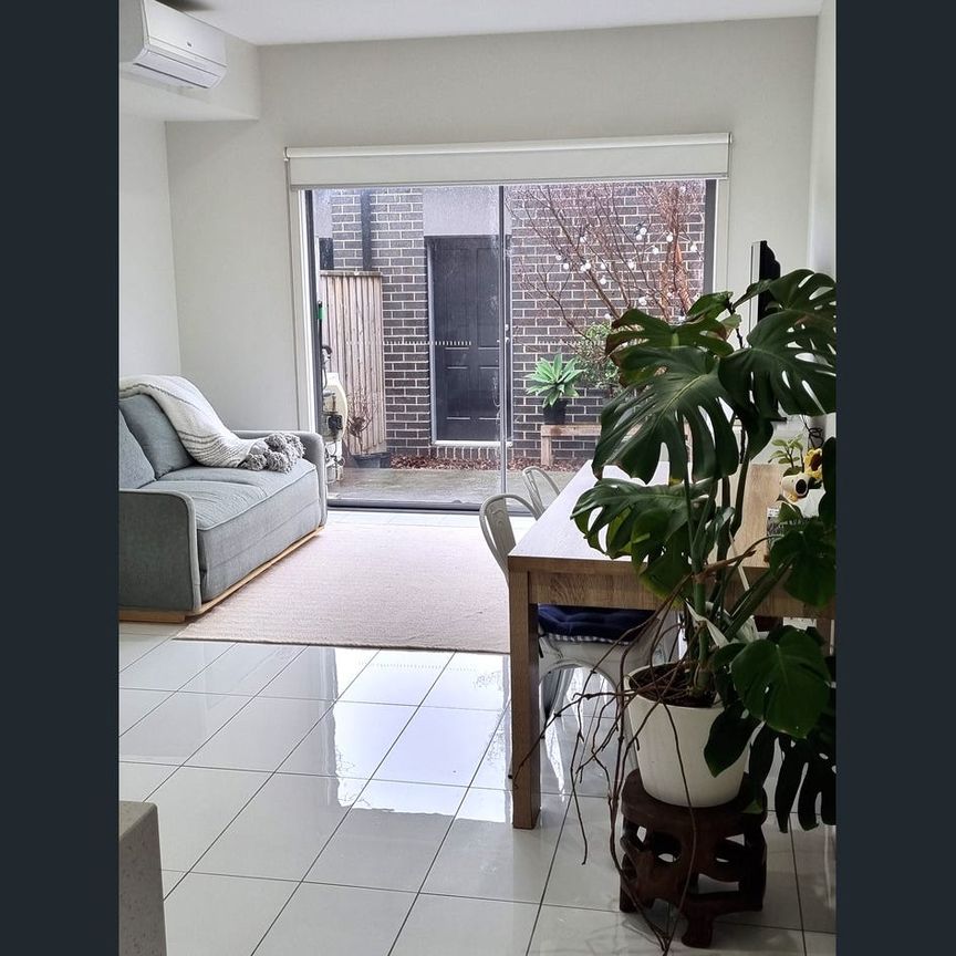 Amazing 2 rooms Corner Townhouse - Photo 1