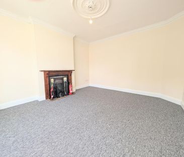 3 bedroom maisonette to rent - Photo 2